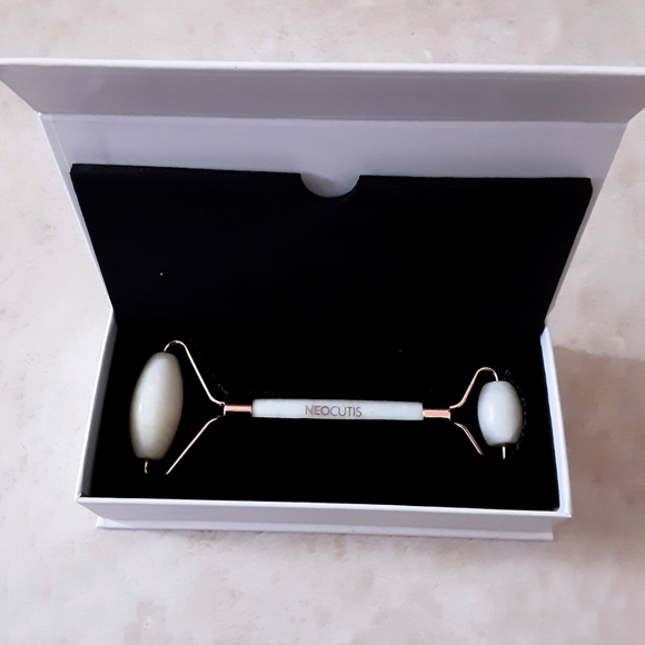NeoCutis Other - NEOCUTIS ( NEO CUTIS ) JADE DOUBLE ROLLER